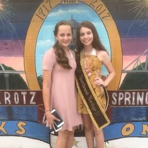 Meet your Posher, Dana